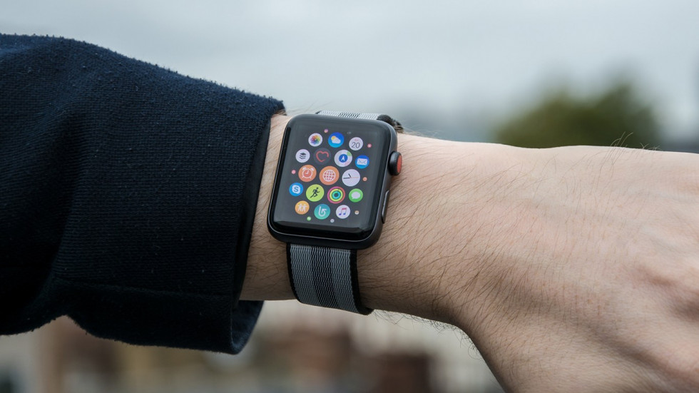 Apple снизила цену на Apple Watch Series 3