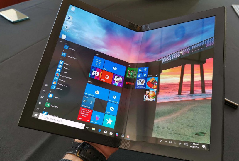 Microsoft патентует новую технологию складных дисплеев