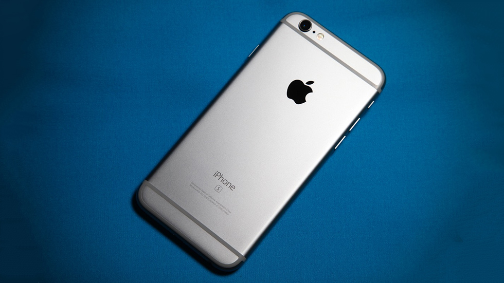 iPhone 6s пережил падение из самолета и год в глуши Исландии