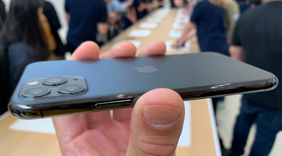 Apple пожертвовала толщиной iPhone 11 Pro ради большей автономности