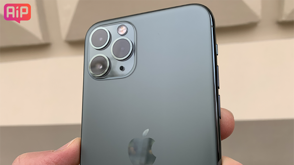 Владельцы дорогущих iPhone 11 Pro пожаловались на связь. Решение найдено