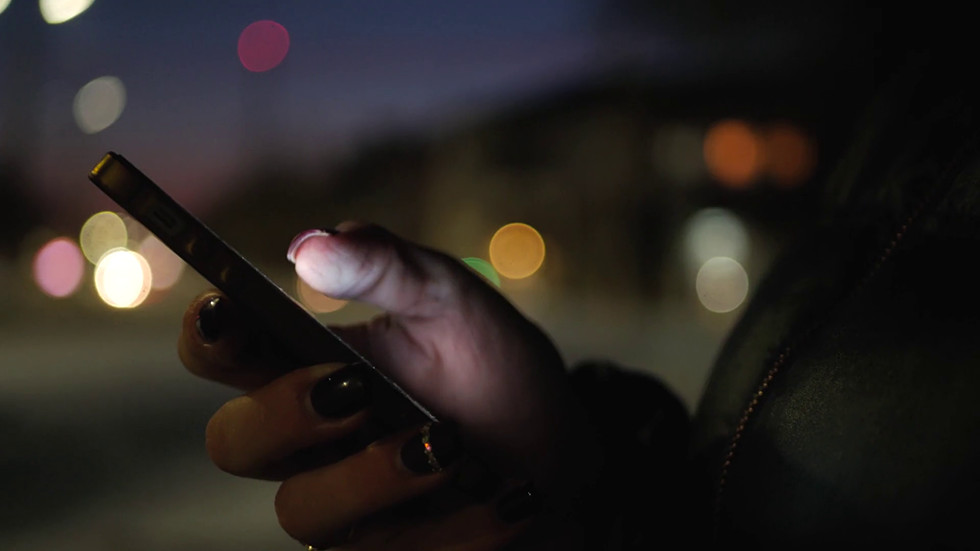 Ученые назвали темную тему и режим Night Shift на iPhone опасными