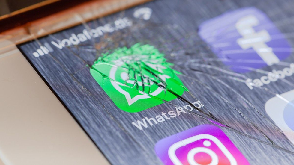 Европейским чиновникам рекомендовали удалить WhatsApp и iMessage