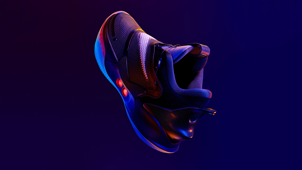 Прямо как в фильме: Nike выпустила самозашнуровывающиеся кроссовки нового поколения