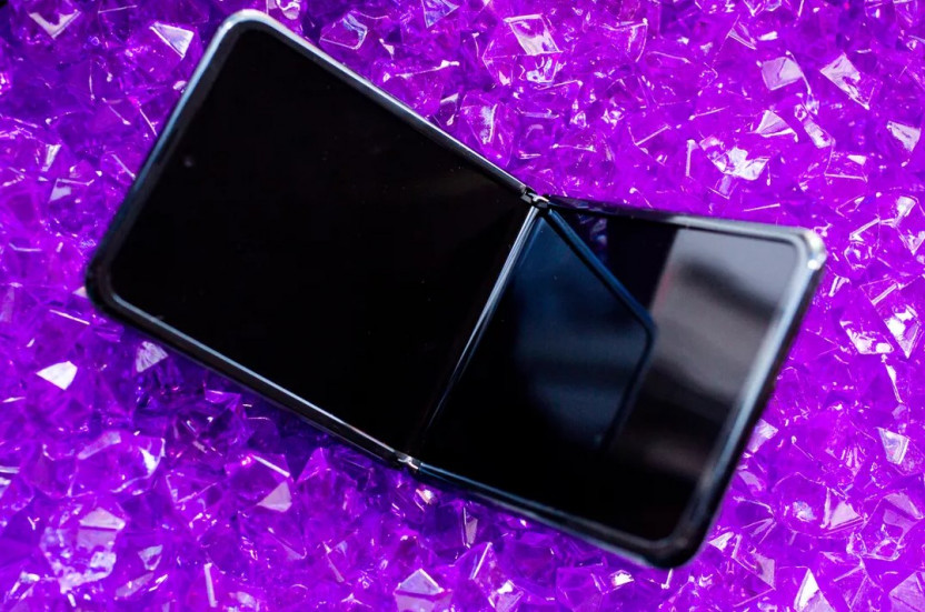 Внезапный хит продаж: складной Galaxy Z Flip за 120 тысяч рублей моментально раскупили