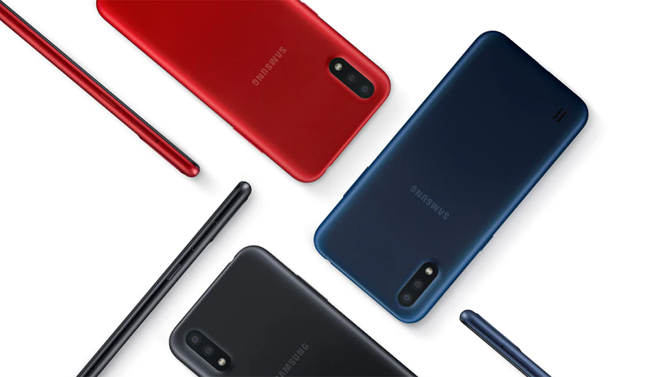 «Бабушкофон». Дешевый смартфон Samsung Galaxy M01 вот-вот выйдет в России