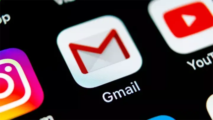 Найден способ включить темную тему в Gmail на любом iPhone