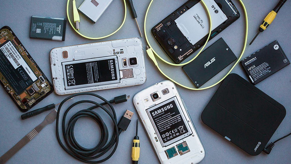 Samsung может выпустить смартфон со съемной батареей