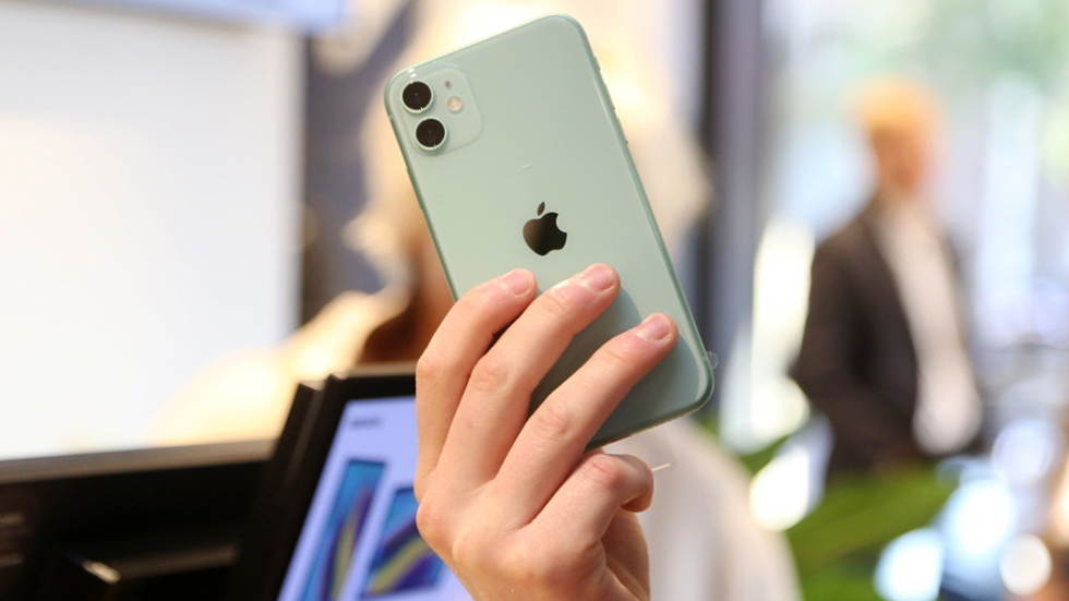 Apple уронила цены на iPhone в Китае. Когда у нас?