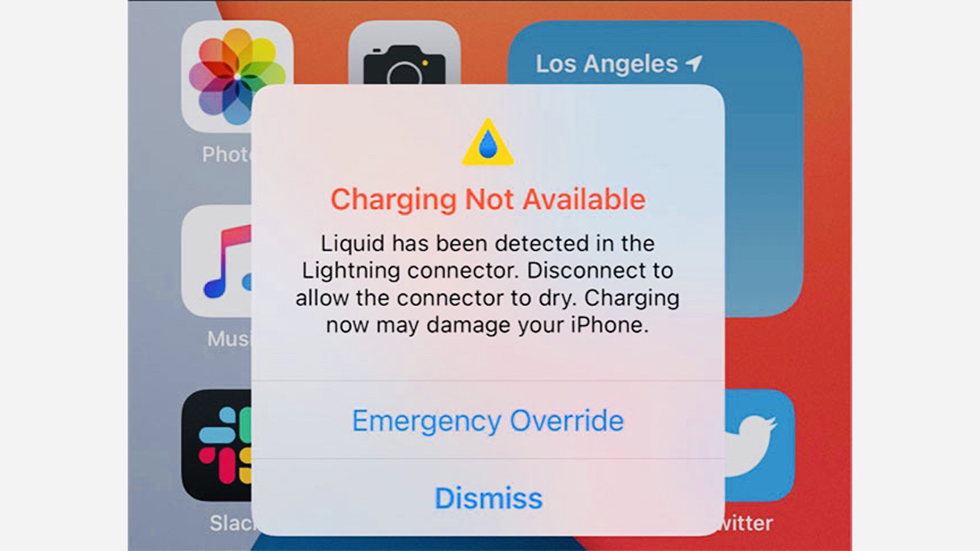 iOS 14 меняет принцип зарядки iPhone с водой в разъеме Lightning