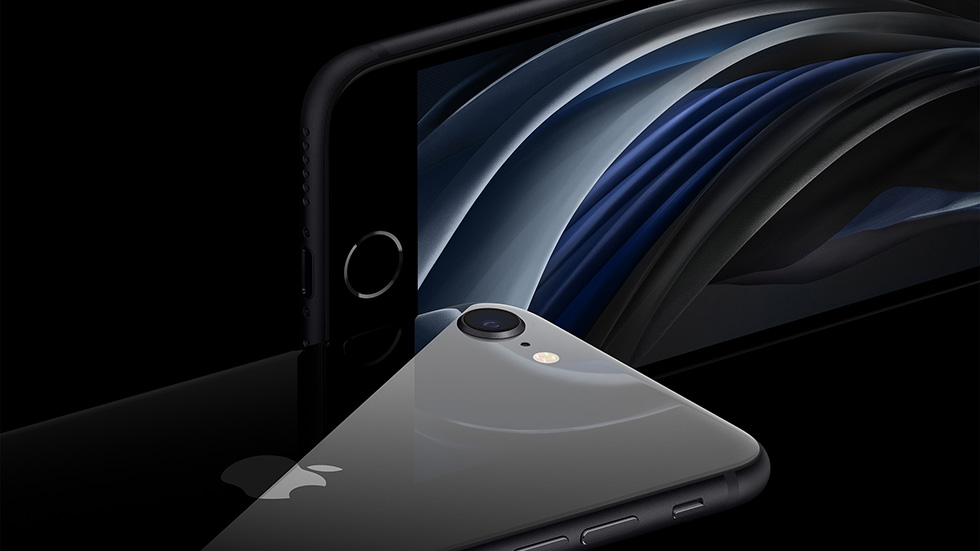 iPhone SE 2 впервые упал в цене в России