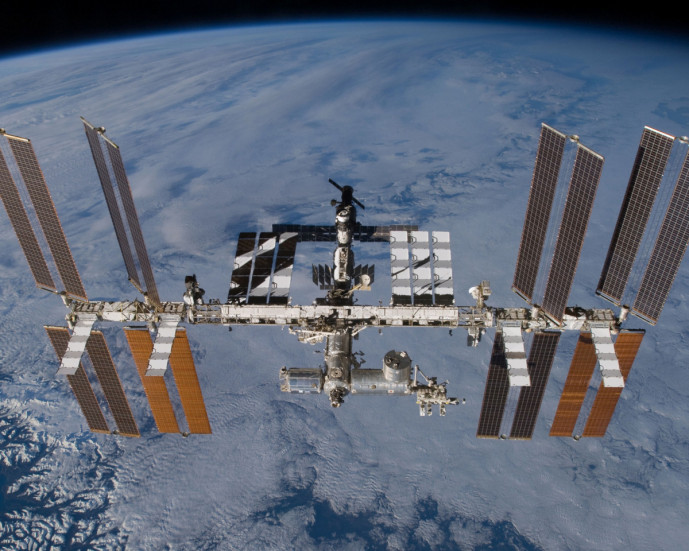 Роскосмос и NASA пока не могут остановить утечку воздуха на МКС