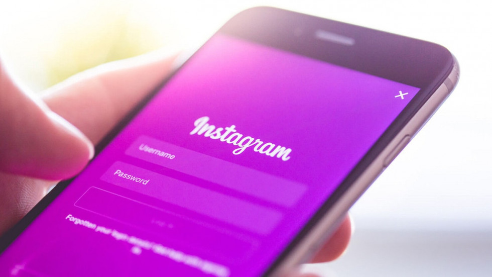 Instagram для iOS научился переводить текст в Историях