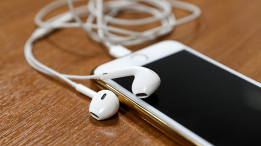 Apple iPhone 12 EarPods