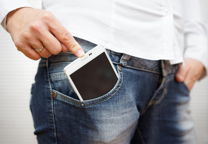 Телефон в кармане — бомба замедленного действия