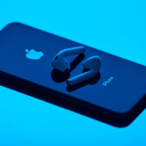 Apple начала войну против Spotify из-за плейлистов