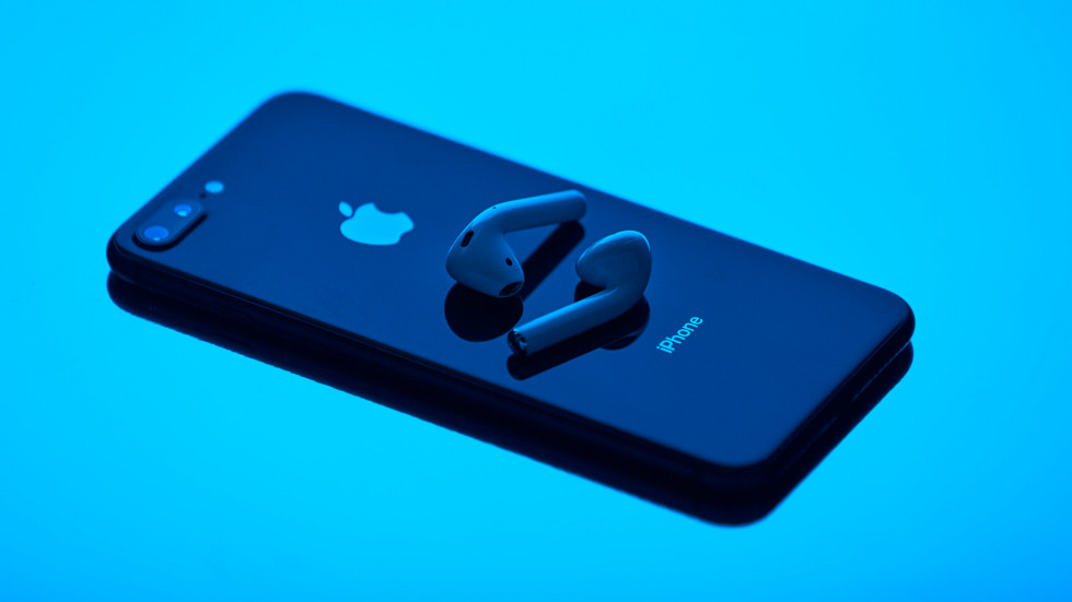 Apple начала войну против Spotify из-за плейлистов