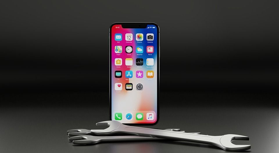 Apple дарит взломанные iPhone – зачем?