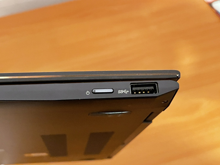 Asus ZenBook Flip UX371E