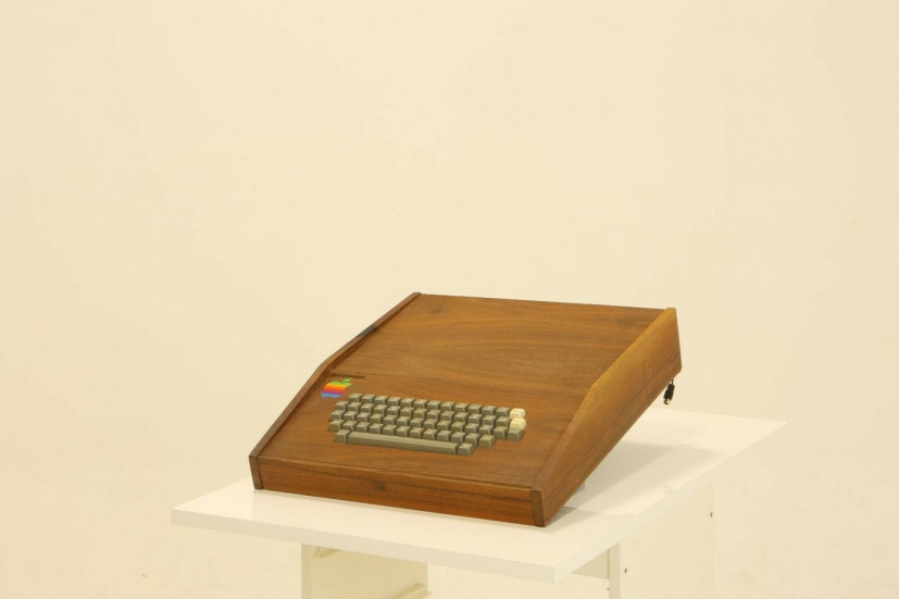 Компьютер Apple 1, созданный Джобсом и Возняком, продается на eBay