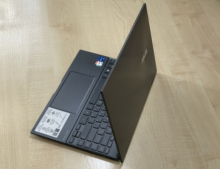 ASUS ZenBook Flip 13