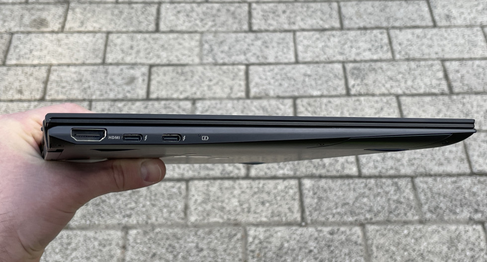 Разъемы в ноутбуке Asus ZenBook Flip 13 UX363E