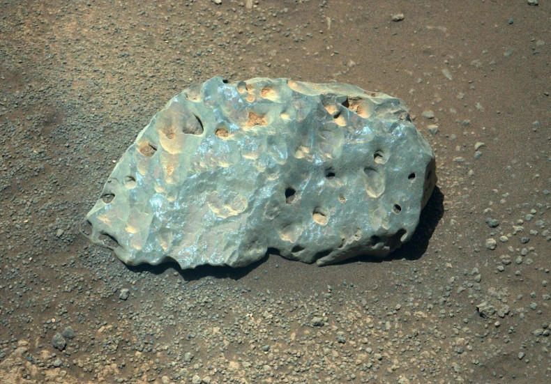 Марсоход Perseverance обнаружил несколько загадочных камней