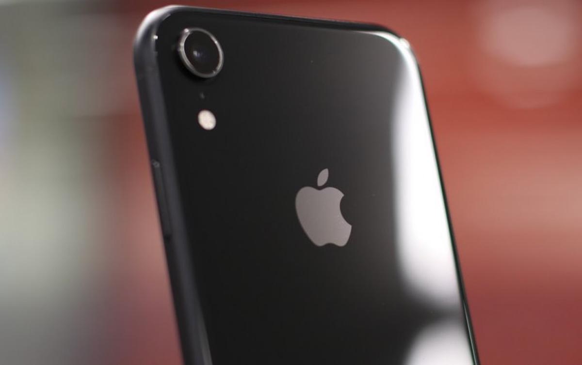 Обзоры iPhone SE 2022 — флагманское железо, древний дизайн и устаревший экран