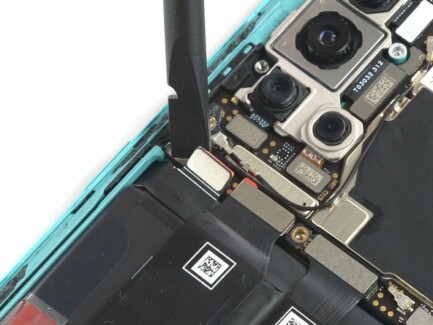 как отсоединить аккумулятор OnePlus 8T