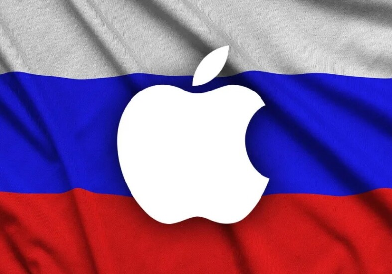 Логотип Apple на фоне флага России