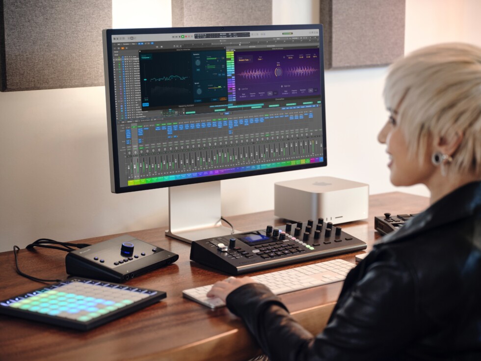Logic Pro для Mac и iPad с расширенными возможностями Logic Pro для Mac и iPad с расширенными возможностями